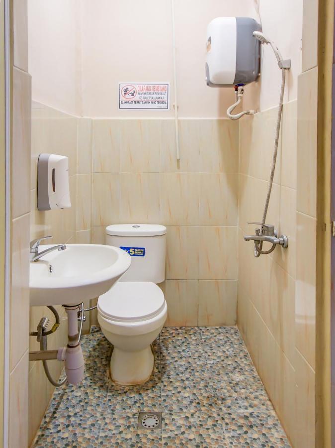 Oyo 3389 Sonya Homestay Syariah Tebing Tinggi Экстерьер фото